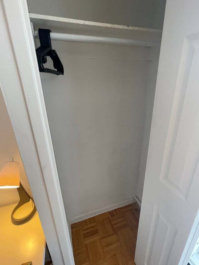 Photo du bâtiment - Deluxe Room - Bloor St West & Spadina Rd