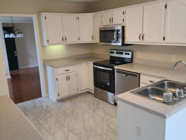 Building Photo - A must see in Hernando, MS!