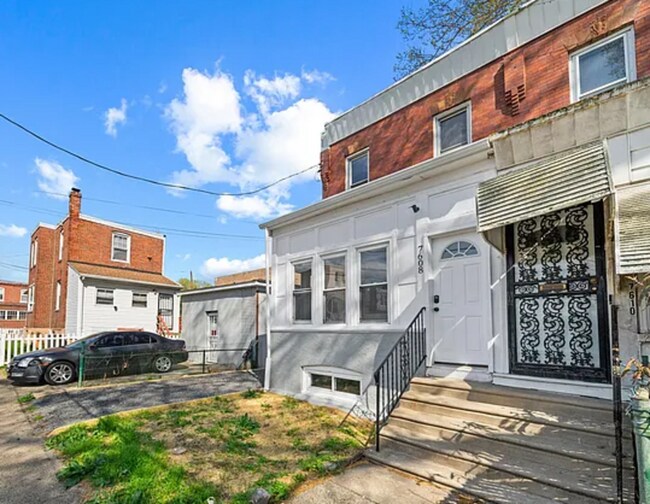 Foto del edificio - 7608 Chelwynde Ave
