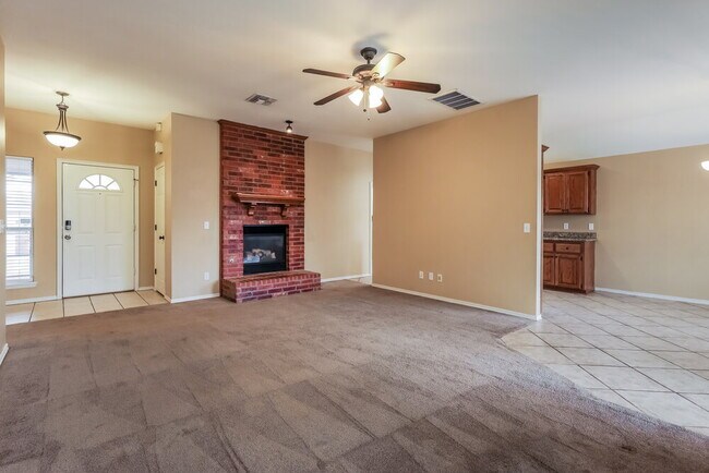 Building Photo - 8524 SW 37th St