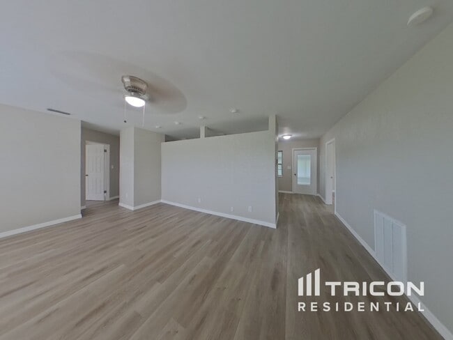 Foto del edificio - 833 43rd Ave NE