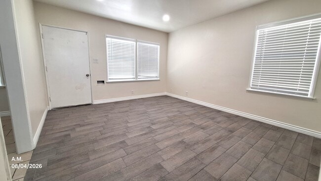 Foto del edificio - 4033 W El Segundo Blvd