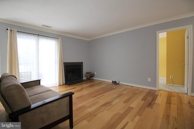 Building Photo - 11657 Chesterfield Ct