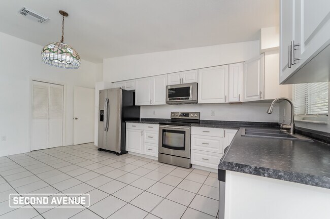 Foto del edificio - 8617 Shumock Ave