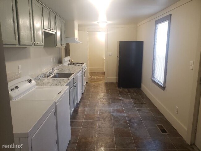 Foto del edificio - 2 br, 1 bath House - 910 E 5th St