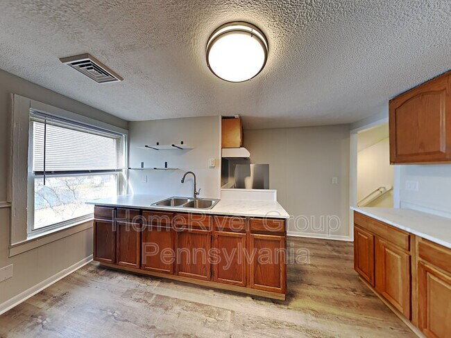 Foto del edificio - 411 W North St
