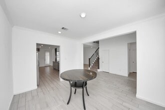 Building Photo - 3007 Velda May Dr