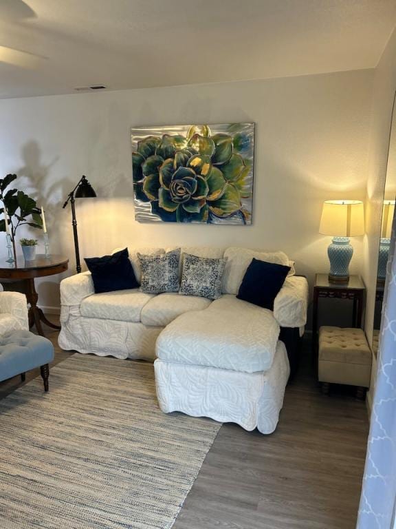 Building Photo - 563 Primrose Dr