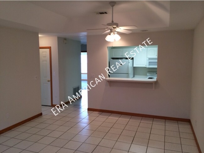 Building Photo - Shalimar Duplex, Close to Eglin!