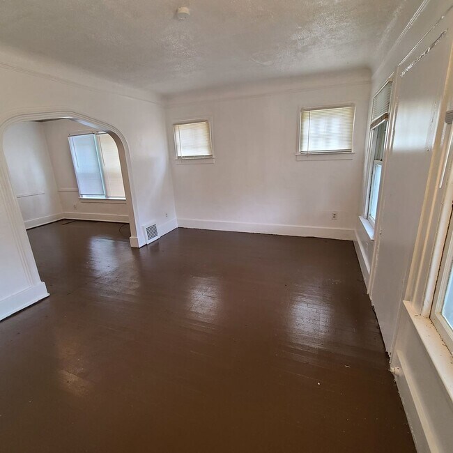 Foto del edificio - 2549 Highland St