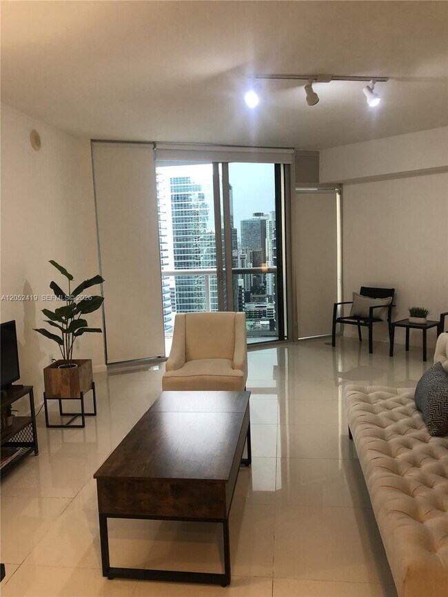 Building Photo - 475 Brickell Ave