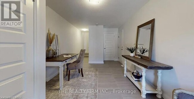 Photo du bâtiment - 819-30-819 Kleinburg Dr