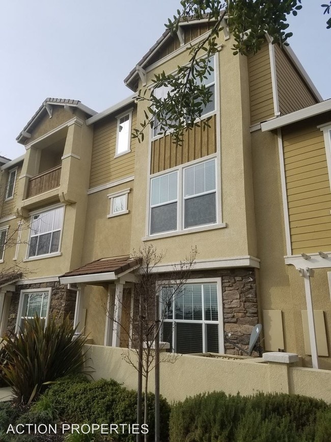 Building Photo - 6264 Lonetree Blvd