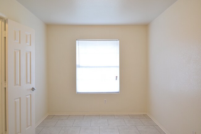 Building Photo - 6508 Taree Loop