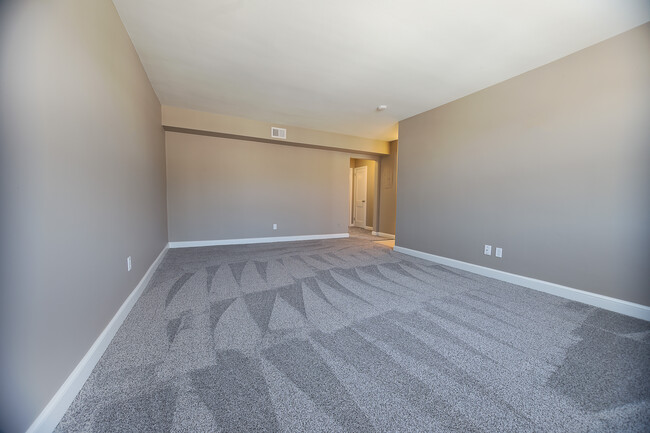 Building Photo - 500 E Lancaster Ave