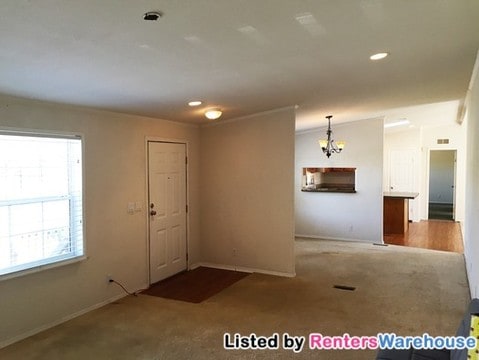Building Photo - 15001 Cavalier Canyon Dr