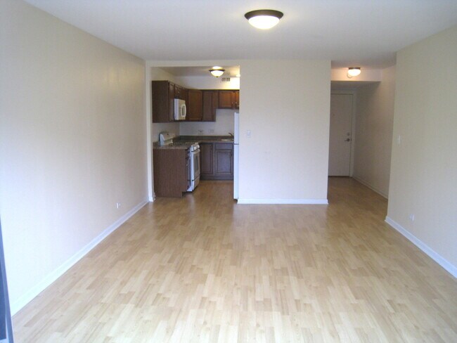 Building Photo - 5200 Carriage Way Dr