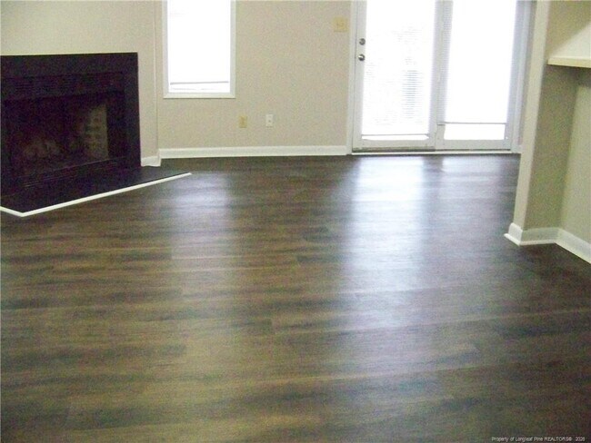 Foto del edificio - 663 Bartons Landing Pl