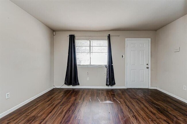 Foto del edificio - 5529 Cavalcade St