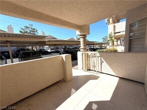 Building Photo - 920 Rockview Dr