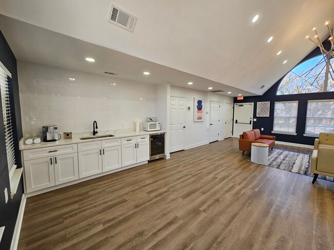 CASA CLUB RECIÉN RENOVADA - Wilson Place