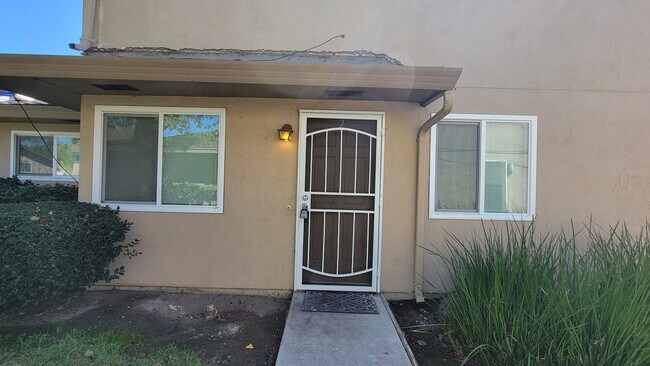 Foto del edificio - 847 Gilchrist Dr