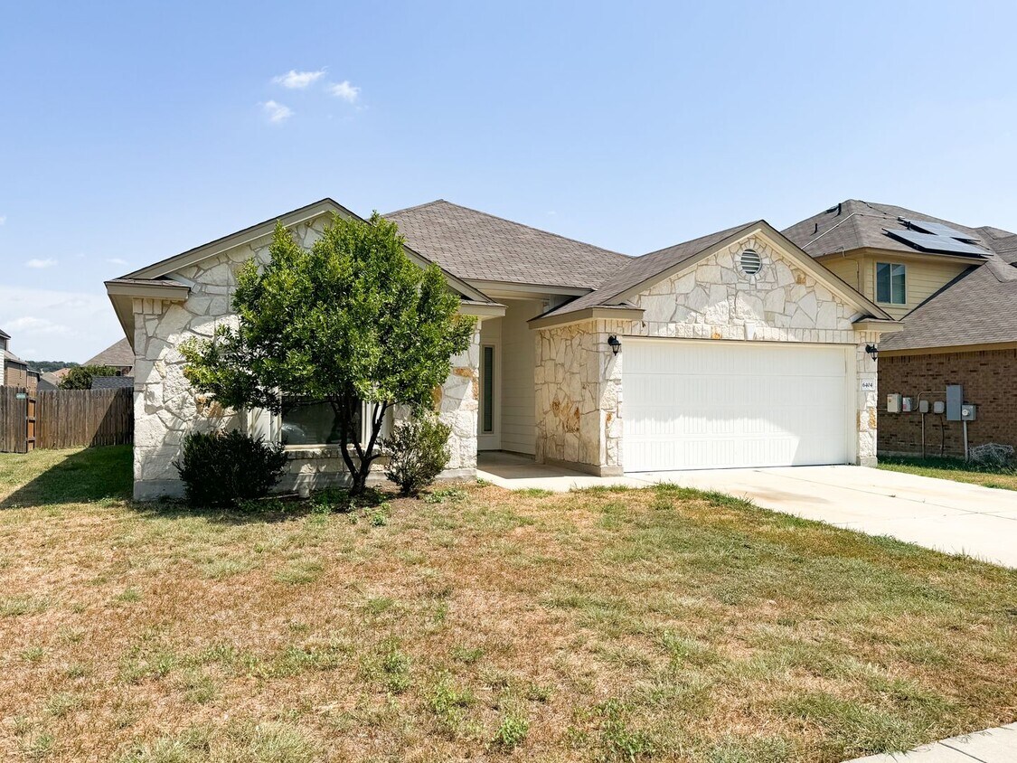 Foto principal - Perfect location! 4/2 home!