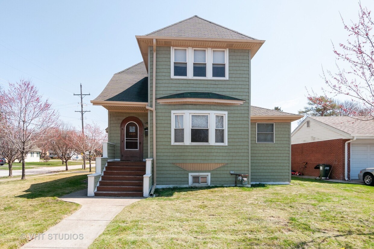 4205 Main St, Downers Grove, IL 60515 House Rental in Downers Grove, IL