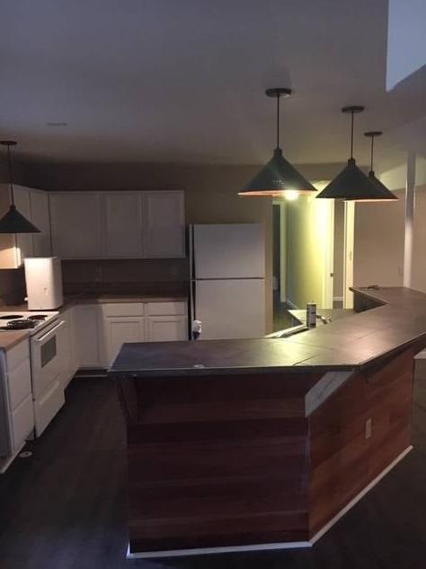 Foto principal - 1026 S Bear Creek Rd