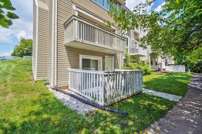 Building Photo - 12883 Cara Dr
