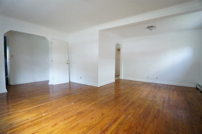Building Photo - 203-12 42nd Ave
