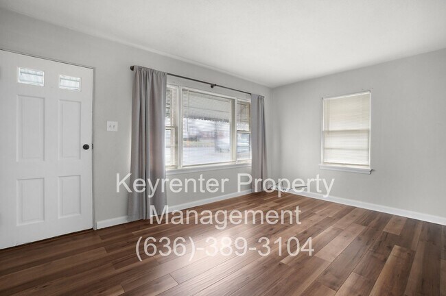 Building Photo - 1045 N New Florissant Rd