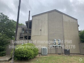 Building Photo - 206 Elks Cove