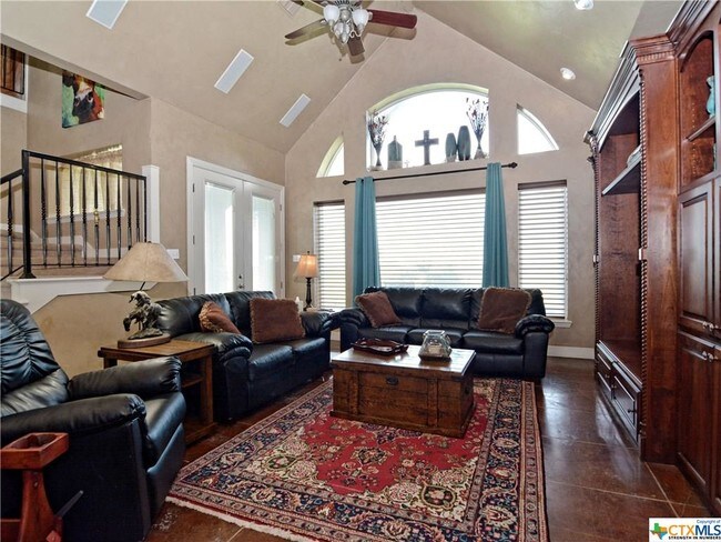 Building Photo - 454-413 A Cir