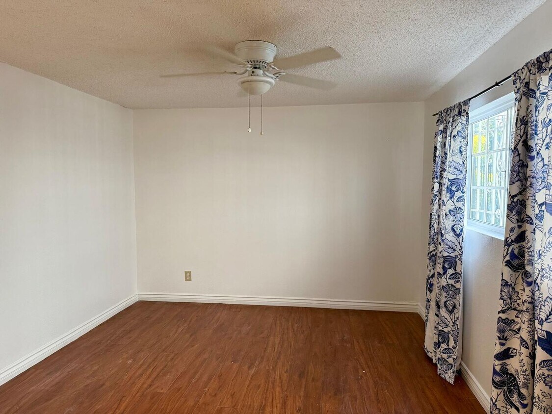 Foto del edificio - 16615 S Denver Ave