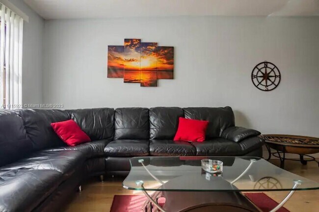 Foto del edificio - 1405 NE 140th St