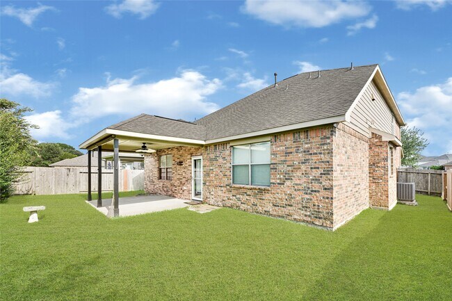 Building Photo - 2865 Milano Ln