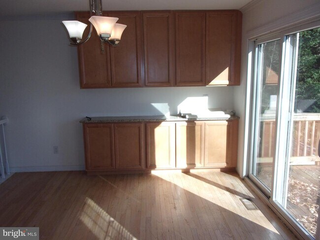 Foto del edificio - 9109 Lake Braddock Dr