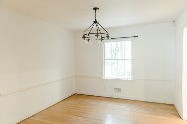 Dining Room - 1941 N Junaluska Dr