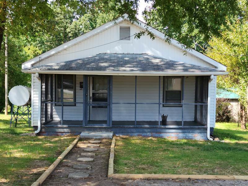 1025 Lincoln St, Lincolnton, NC 28092 House Rental in Lincolnton, NC