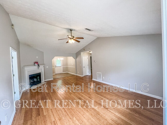 Building Photo - 26 Fairhaven Dr