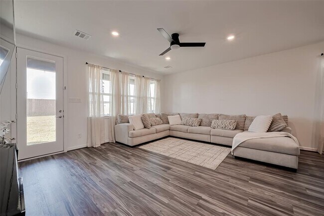 Foto del edificio - 21611 Shadowbrook Birch Dr