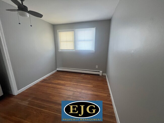 Foto del edificio - 75 Indian Acres Dr