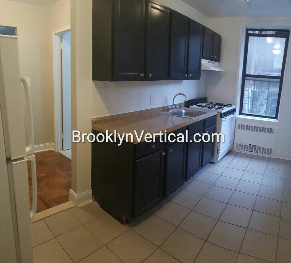 Primary Photo - 262 Malden Pl