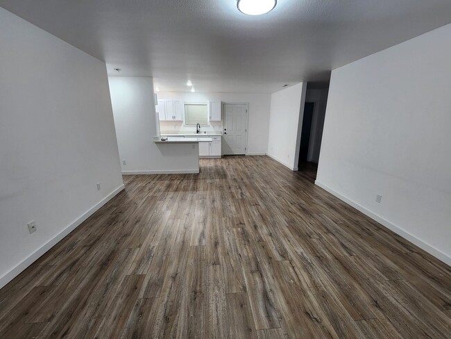 Building Photo - Galvin Duplex