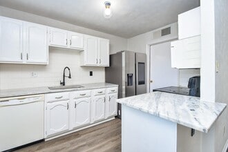 Building Photo - 6915 Jeb Stuart Dr