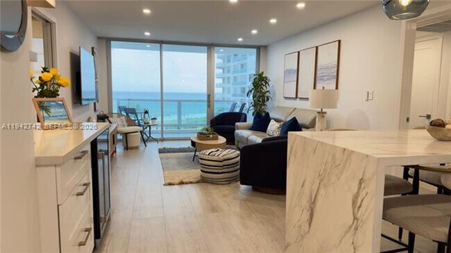 Foto del edificio - 5161 Collins Ave