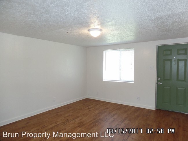 Building Photo - 508 E Red Bud Rd
