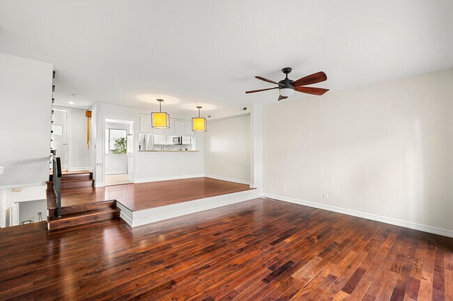 Building Photo - 621 N ORLANDO Ave