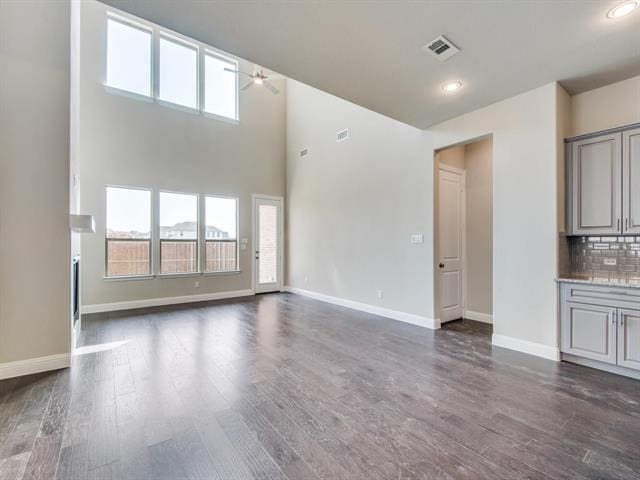 Building Photo - 12714 Royal Oaks Ln